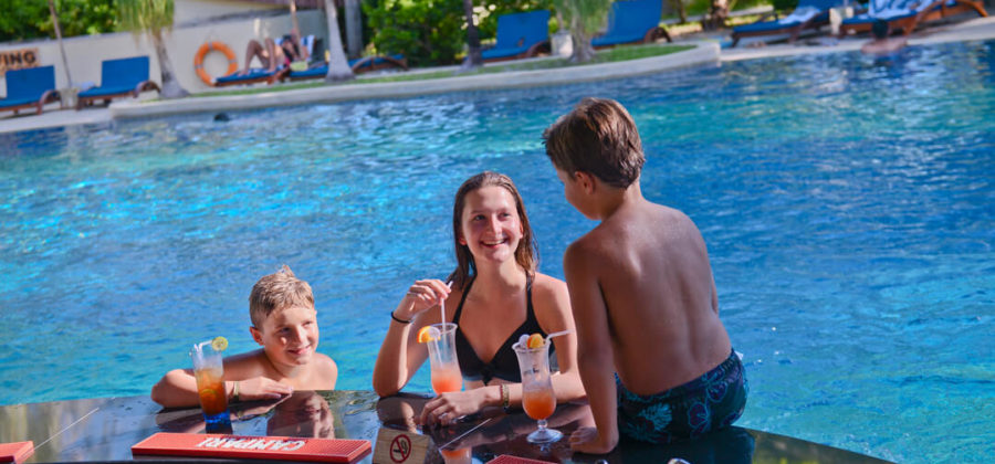Bandos Island Resort Pool Bar