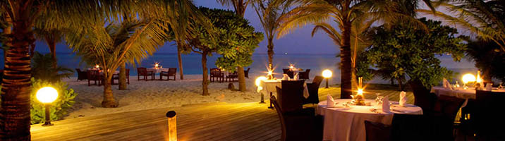 Kuredu Island Resort & Spa Beach Dining