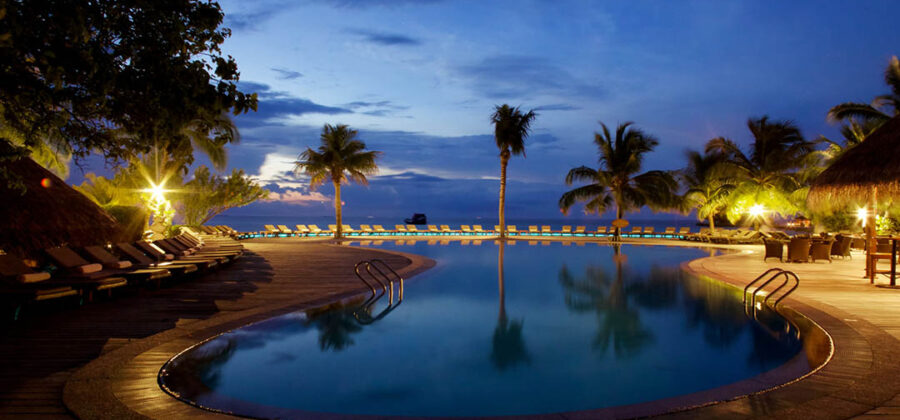 Kuredu Island Resort & Spa Pool