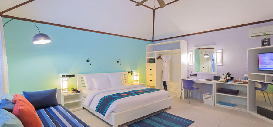 Meeru Island Resort & Spa Garden Room Interior Bett