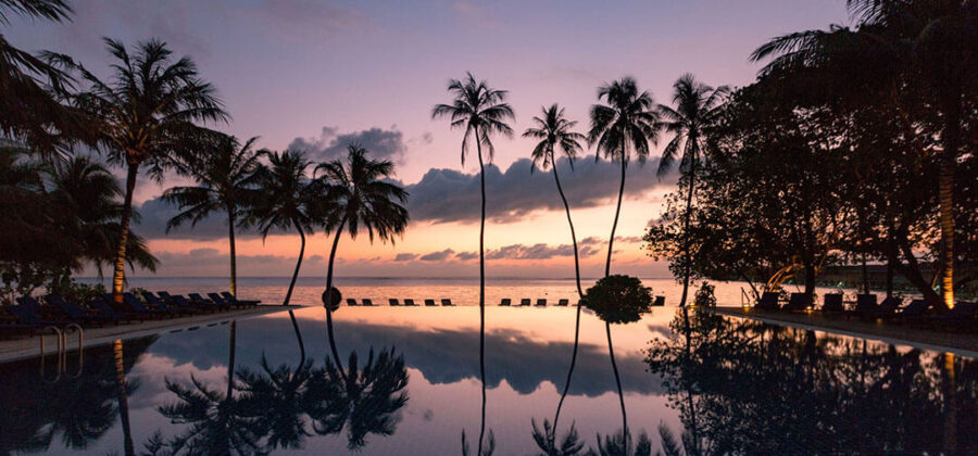 Meeru Island Resort & Spa Pool Pavillion Bar Sunset