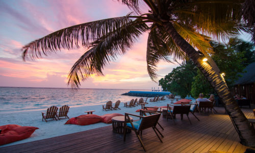 8 Tage im Summer Island Maldives (4*), mit VP, inkl. Zug, Flug & Transfer