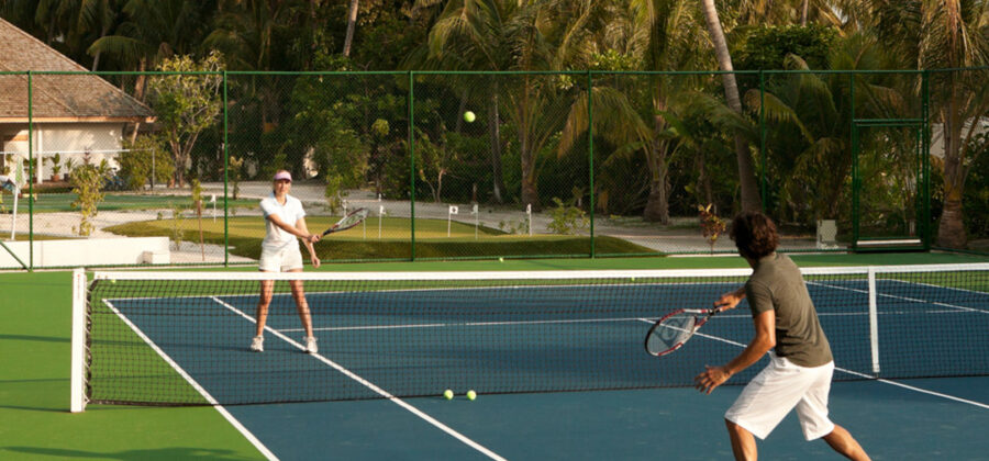 Vilamendhoo Island Resort Tennis