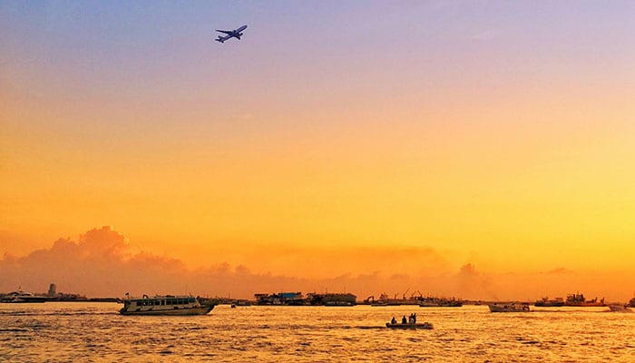 Hauptstadt Malediven bei Sonnenuntergang